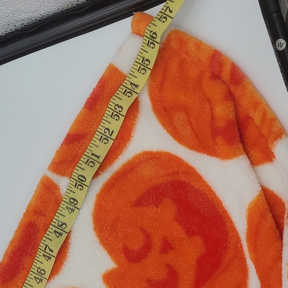 2 Soft Fleece Throw Blankets Bundle - Picture 7 of 9